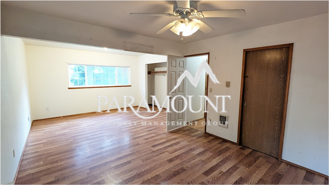Building Photo - Spacious 4 Bedroom 2 Bath in Manchester!