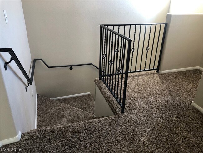 Foto del edificio - 8555 W Russell Rd