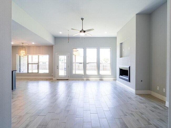 Building Photo - 1671 Sunrise Cir
