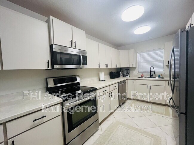 Foto del edificio - 3541 Harbor Cir NW