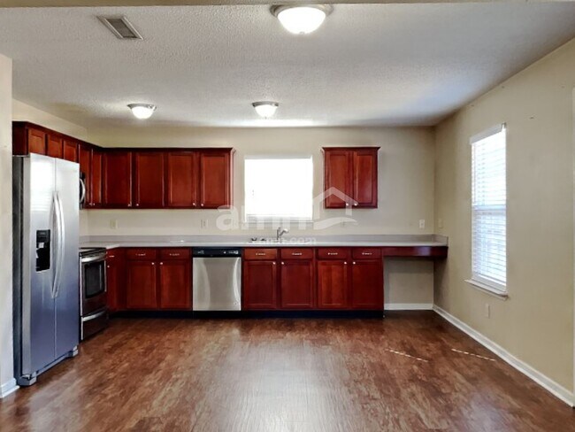 Building Photo - 5622 N Jefferson Drive