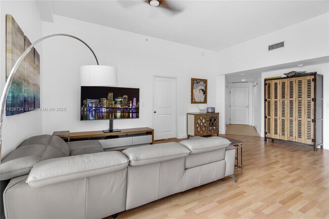 Building Photo - 1250 S Miami Ave