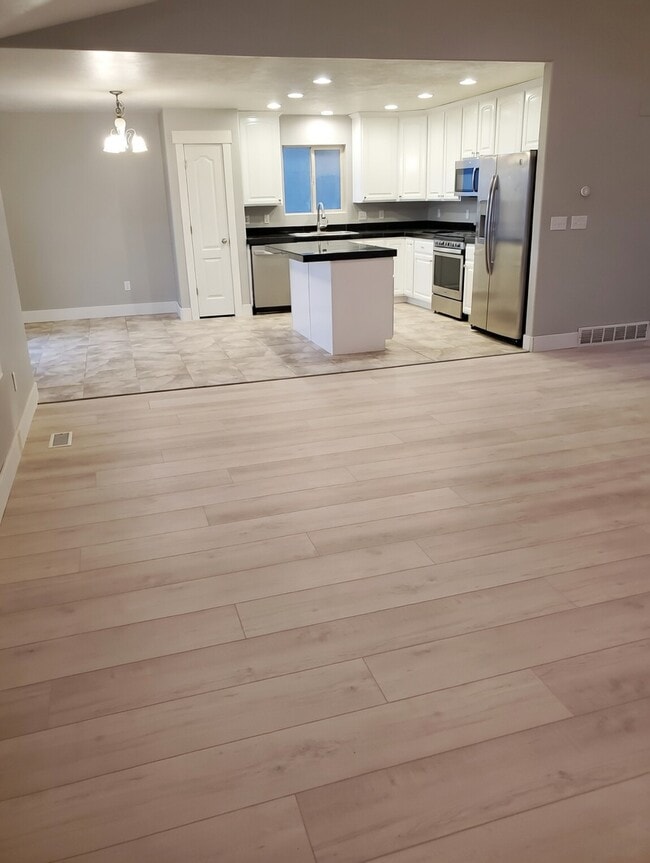Great Room - 2755 Shady Hollow Lane