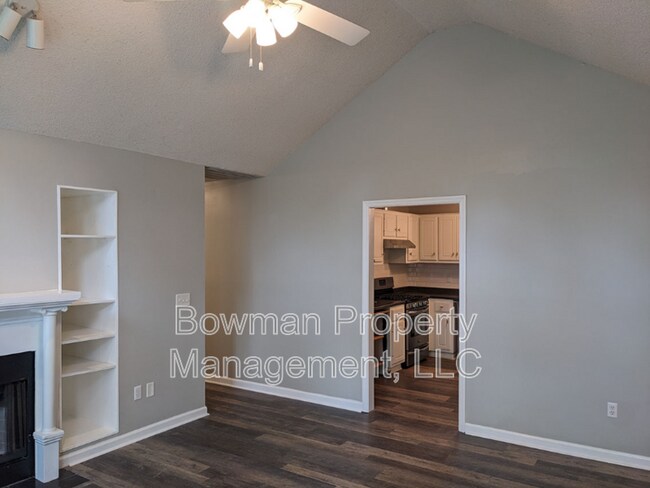 Building Photo - 145 Diamond Dr