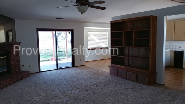 Building Photo - 15815 Mesquite St