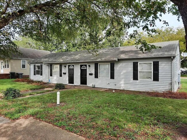 Building Photo - 1307 Shell Rd