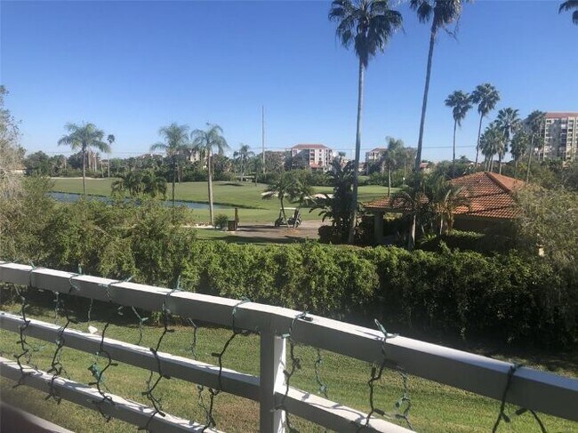 Foto del edificio - 6011 Bahia Del Mar Blvd S