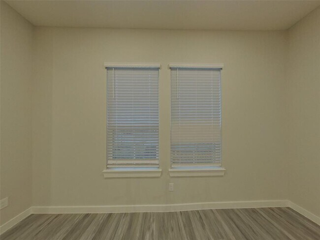 Building Photo - 4928 San Fabiano Ct