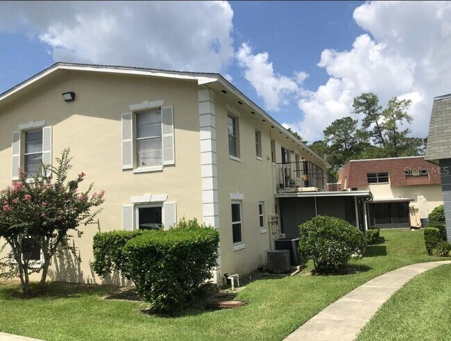 Foto del edificio - 1541 SE 27th St