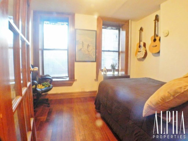 Foto del edificio - 326 E 94th St