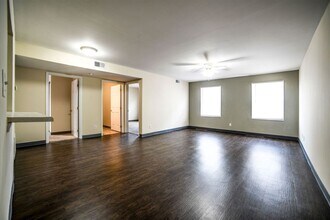 Building Photo - 152 W Lee St