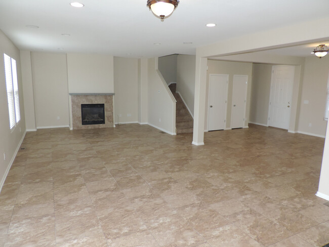 Building Photo - Buffalo Run 4 Bedroom Home (Available Imme...