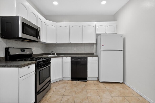 Building Photo - 497 Avenue A