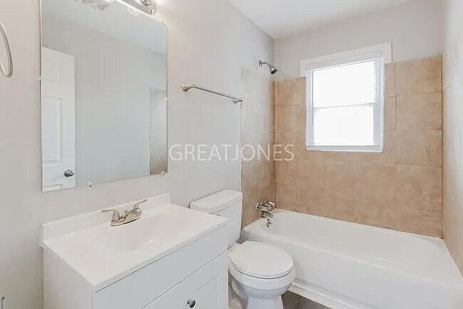 Building Photo - 529 Oakland Ave