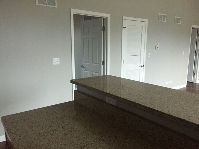 Foto del edificio - 10307 N Main St