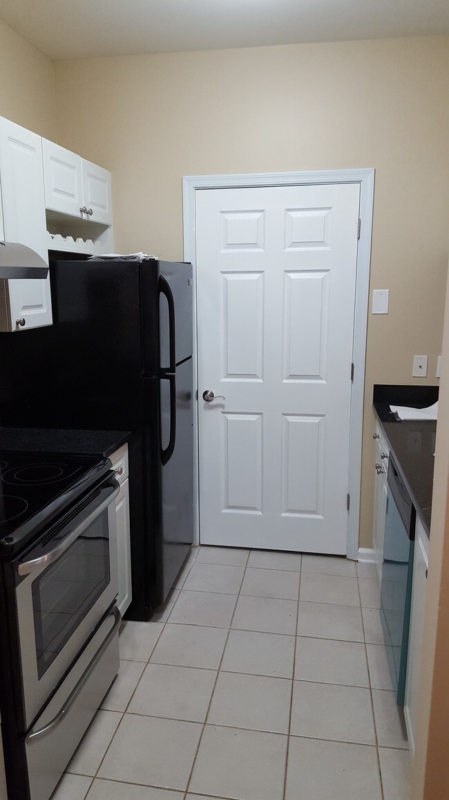 2025 Woodmont Blvd Unit 110, Nashville, TN 37215 Condo for Rent in