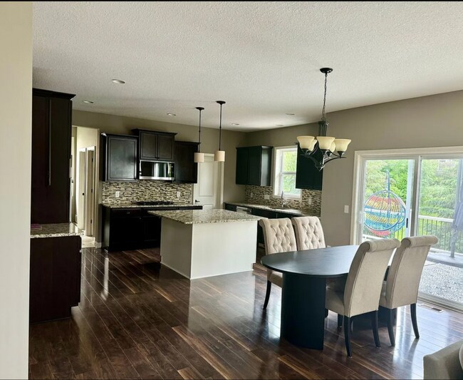 Building Photo - 3389 Ridgestone Way