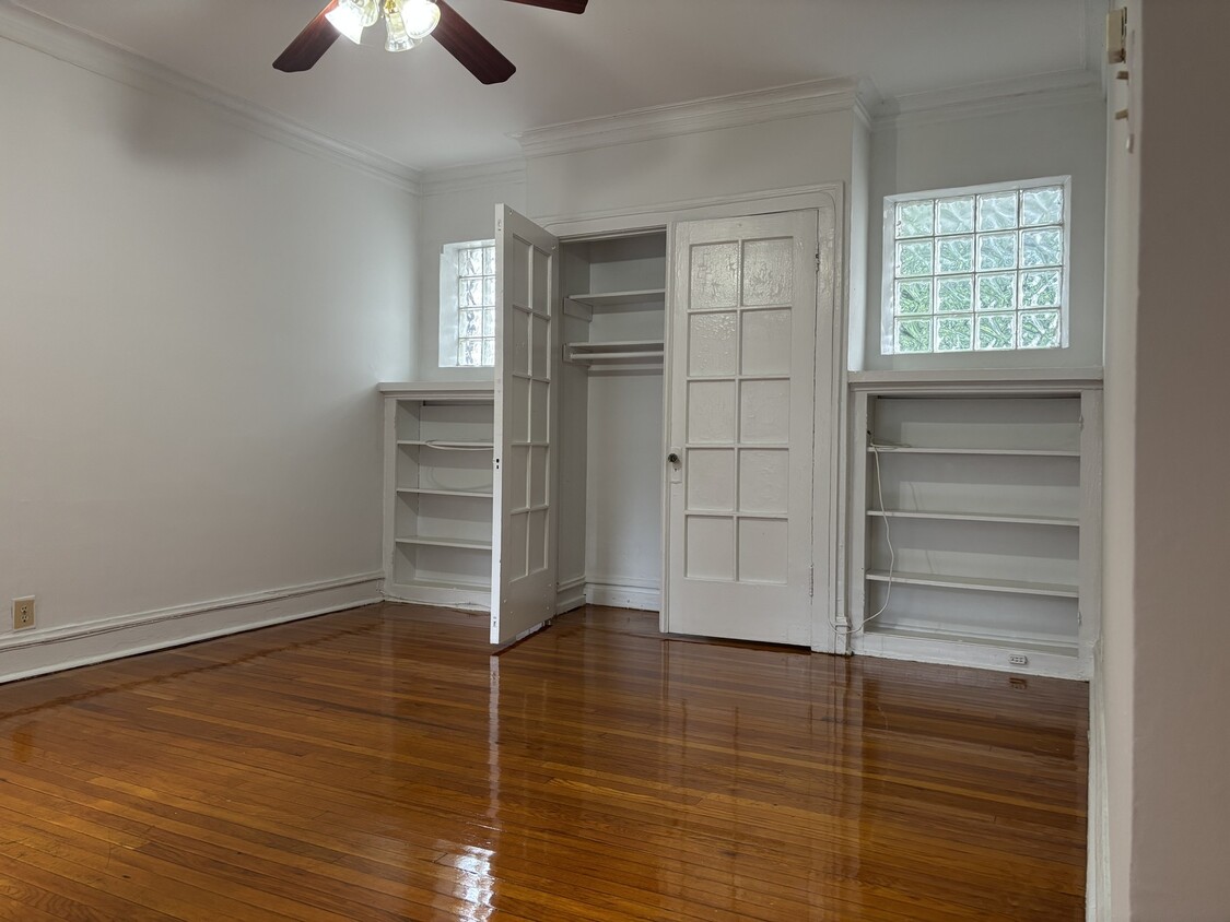 Foto principal - 1218 W North Shore Ave