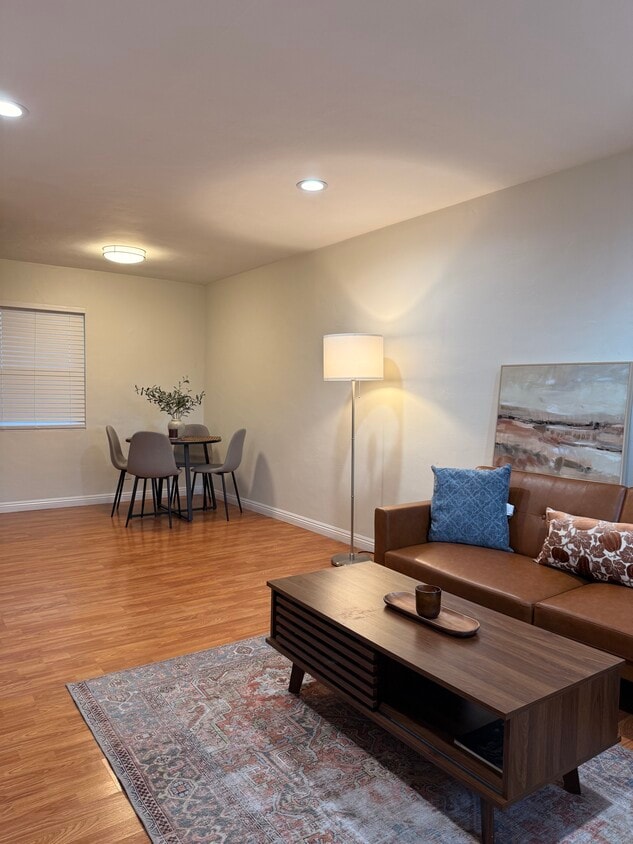 Foto principal - 2220 N Niagara St
