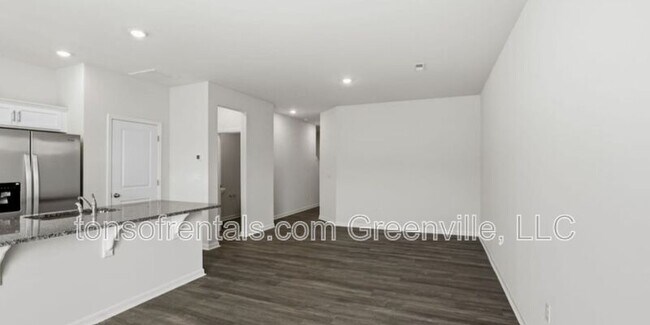 Foto del edificio - 777 Embark Cir