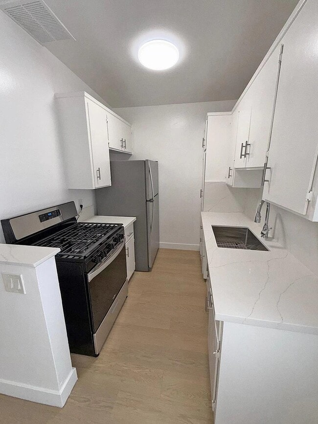 Building Photo - 3630 Westwood Blvd