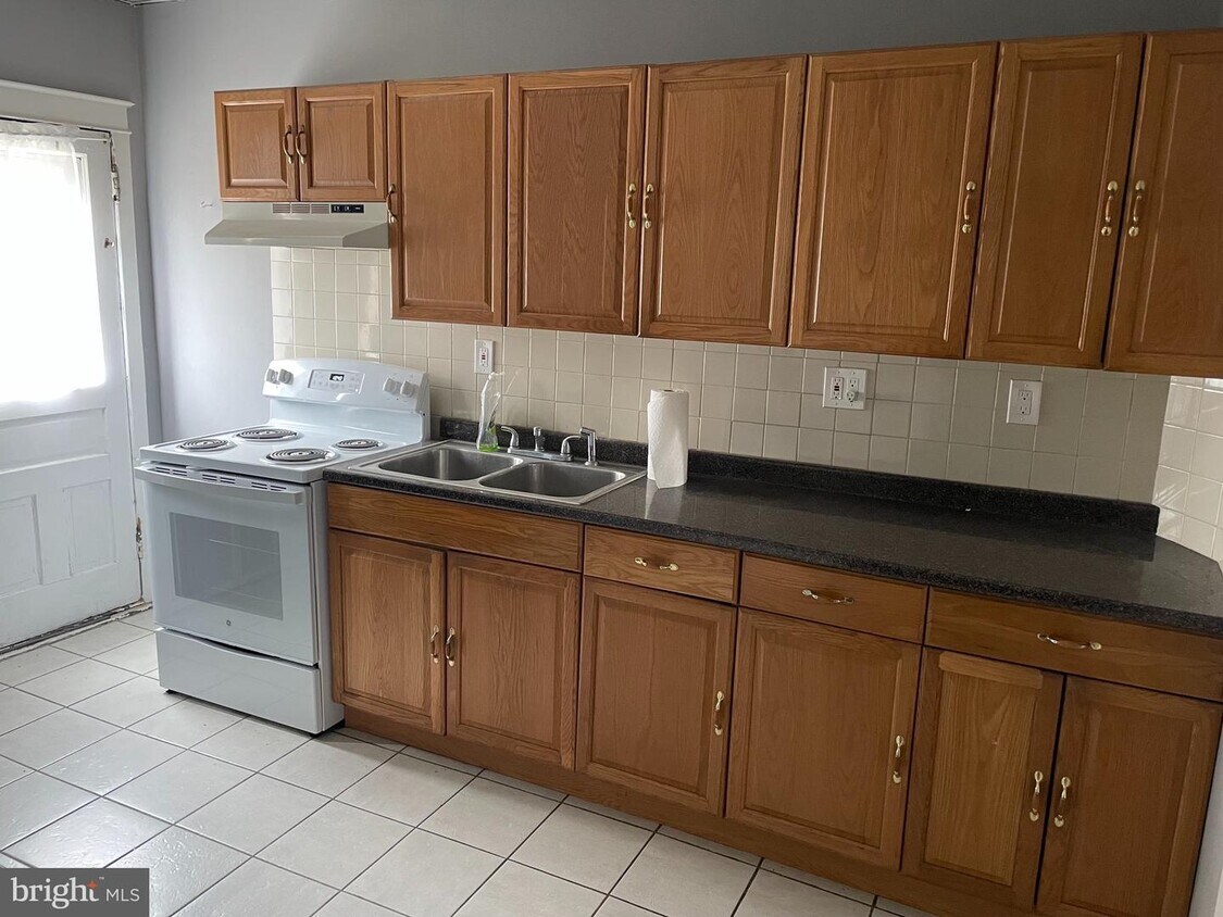 Foto principal - 3050 Livingston St