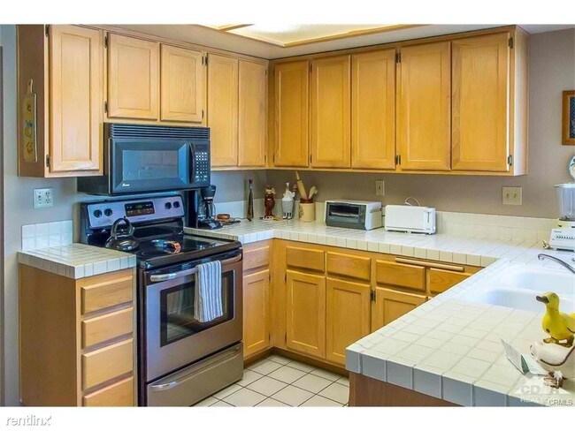 Building Photo - 41450 Kansas St