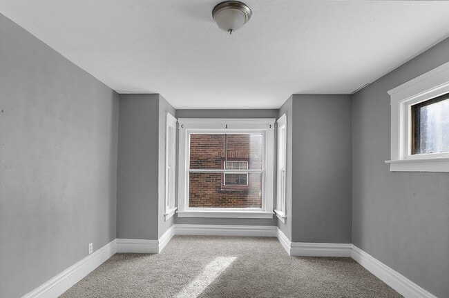 Building Photo - 404 N Bentley Ave