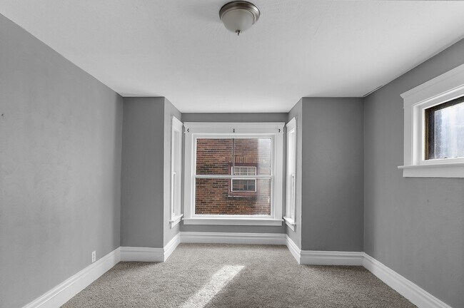 Foto del edificio - 404 N Bentley Ave