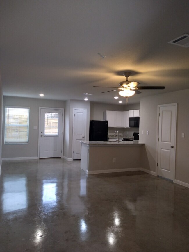 Living room - 14111 Veneto Dr