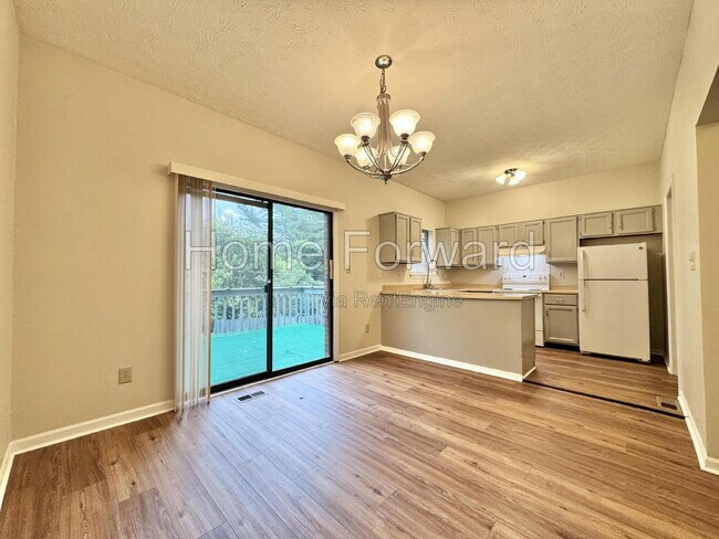 Building Photo - 3118 High Ridge Dr