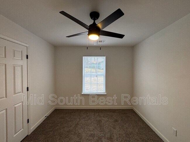 Building Photo - 1000 Rice St