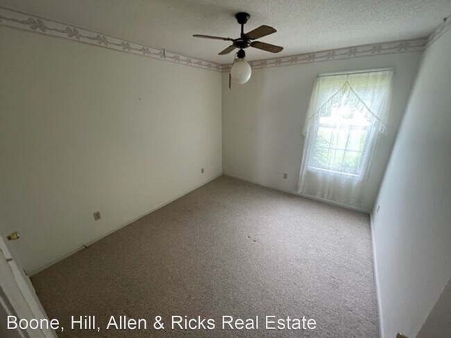 Building Photo - 2 br, 1 bath House - 216 Sebastian Way