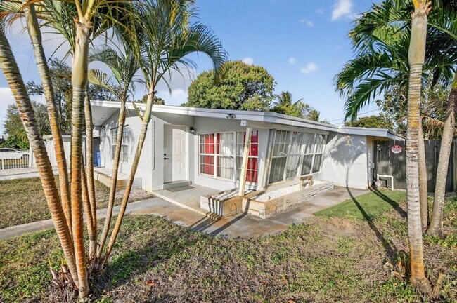 Foto del edificio - 108 SW 24th Ave