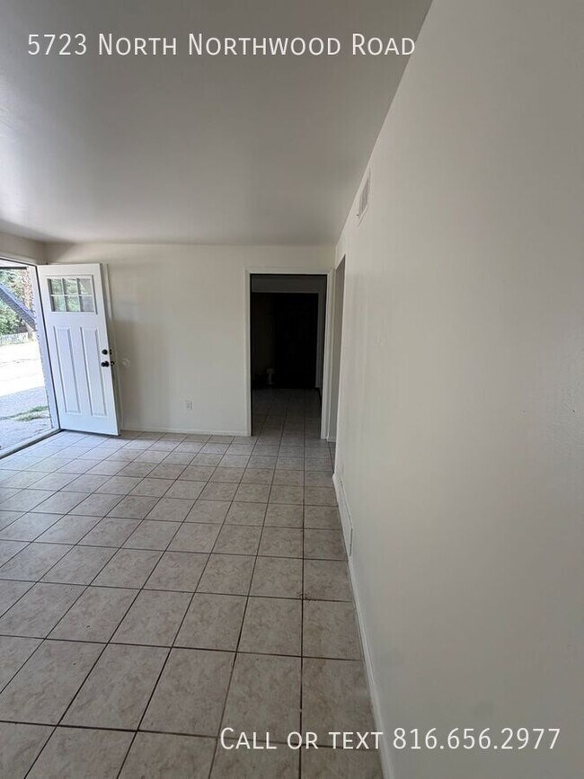 Foto del edificio - 5723 N Northwood Rd