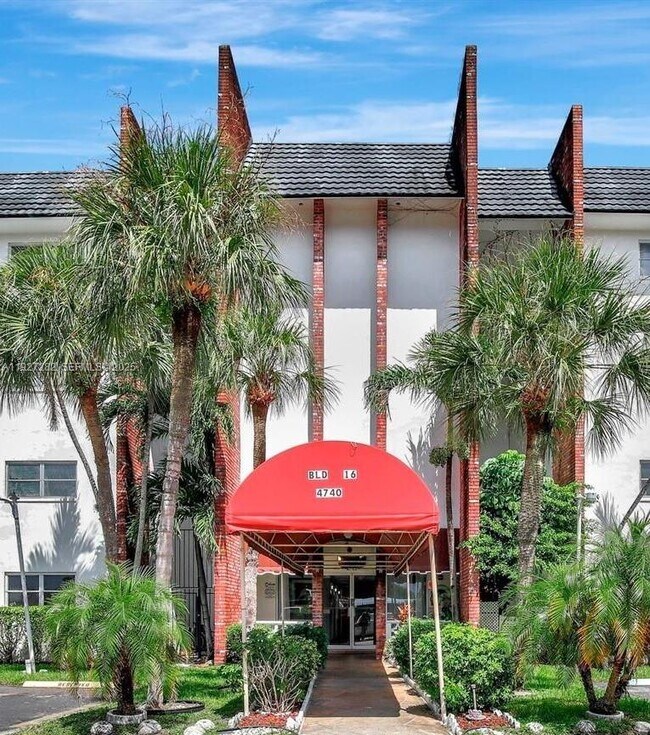 Foto del edificio - 4740 NW 21st St