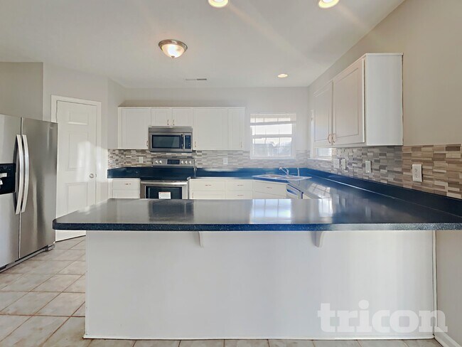 Building Photo - 1325 Yellowstone Cir