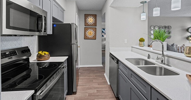 Building Photo - The Oakley Apartment Homes