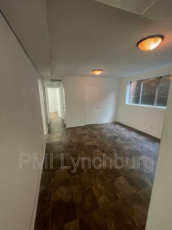 Building Photo - 245 S Princeton Cir