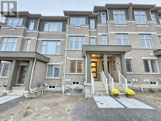 Building Photo - 919 Crowsnest Holw