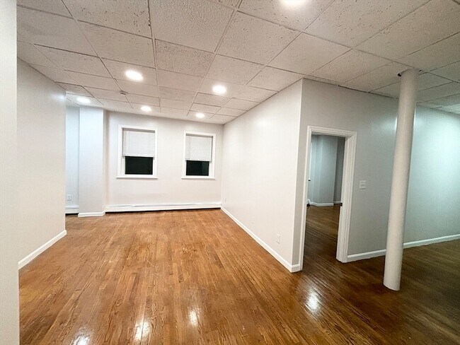 Foto del edificio - 98 Main St