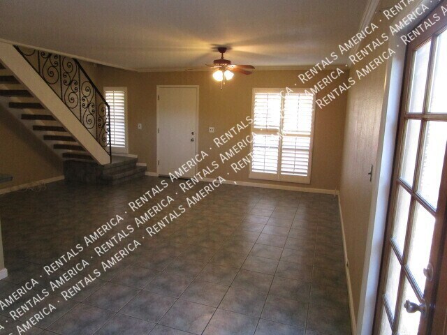 Foto del edificio - 711 E North Ln