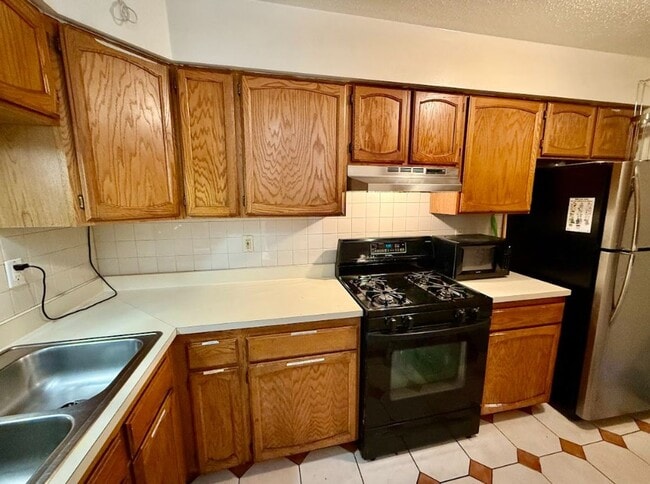 Building Photo - 539 Fox St