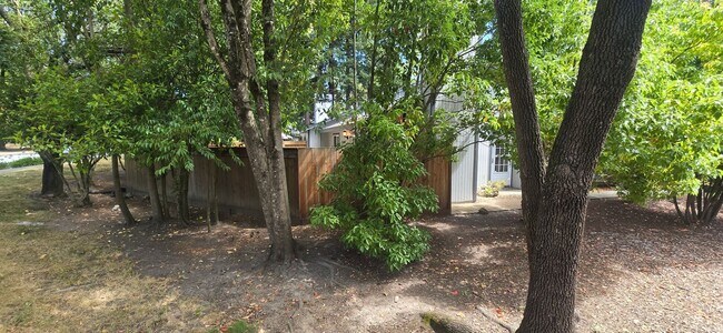 Foto del edificio - Quiet Cul-De-Sac Living Near Park