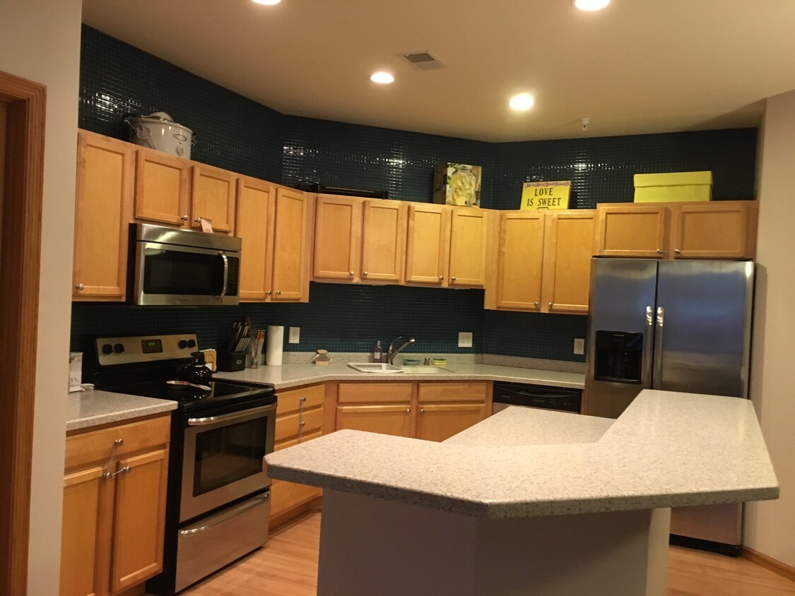 5631 Longford Terrace, Fitchburg, WI 53711 Condo for Rent in
