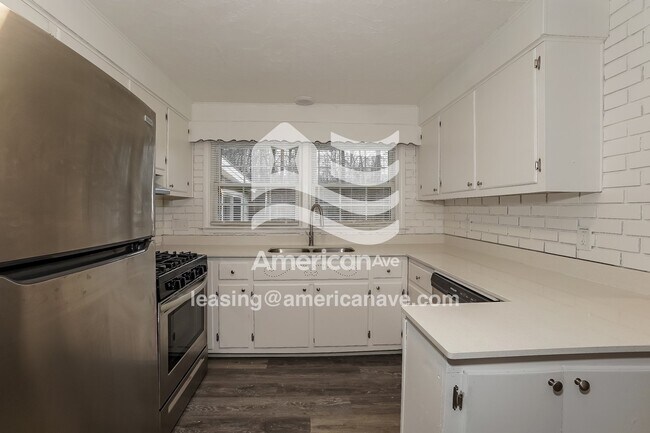 Foto del edificio - 808 Irving Park Blvd