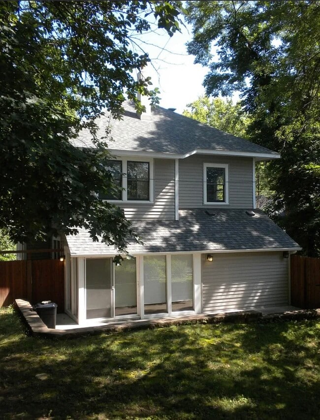 Building Photo - 1508 Ross St