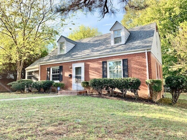 Foto del edificio - 902 Greenway Ln