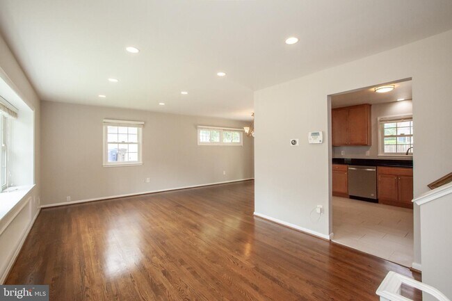 Foto del edificio - 2533 Hillsman St