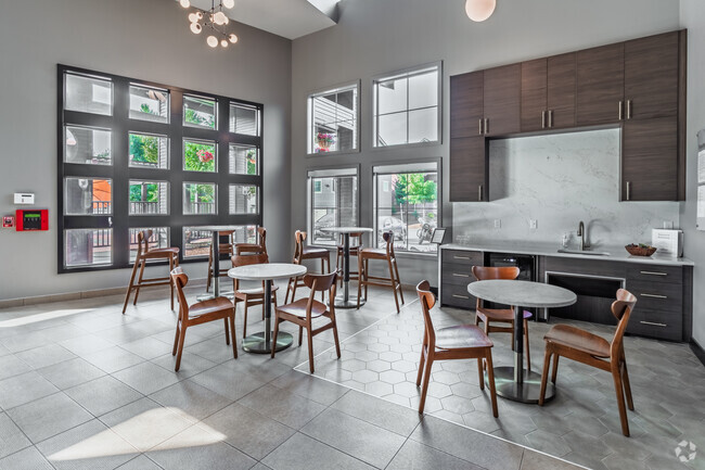 Clubhouse - The Vantage
